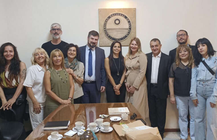 Encuentro de FIPPE y Casa Rusa con autoridades de la Facultad de Filosofía, Humanidades y Artes de la UNSJ.