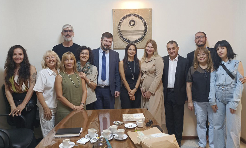 Encuentro de FIPPE y Casa Rusa con autoridades de la Facultad de Filosofía, Humanidades y Artes de la UNSJ.